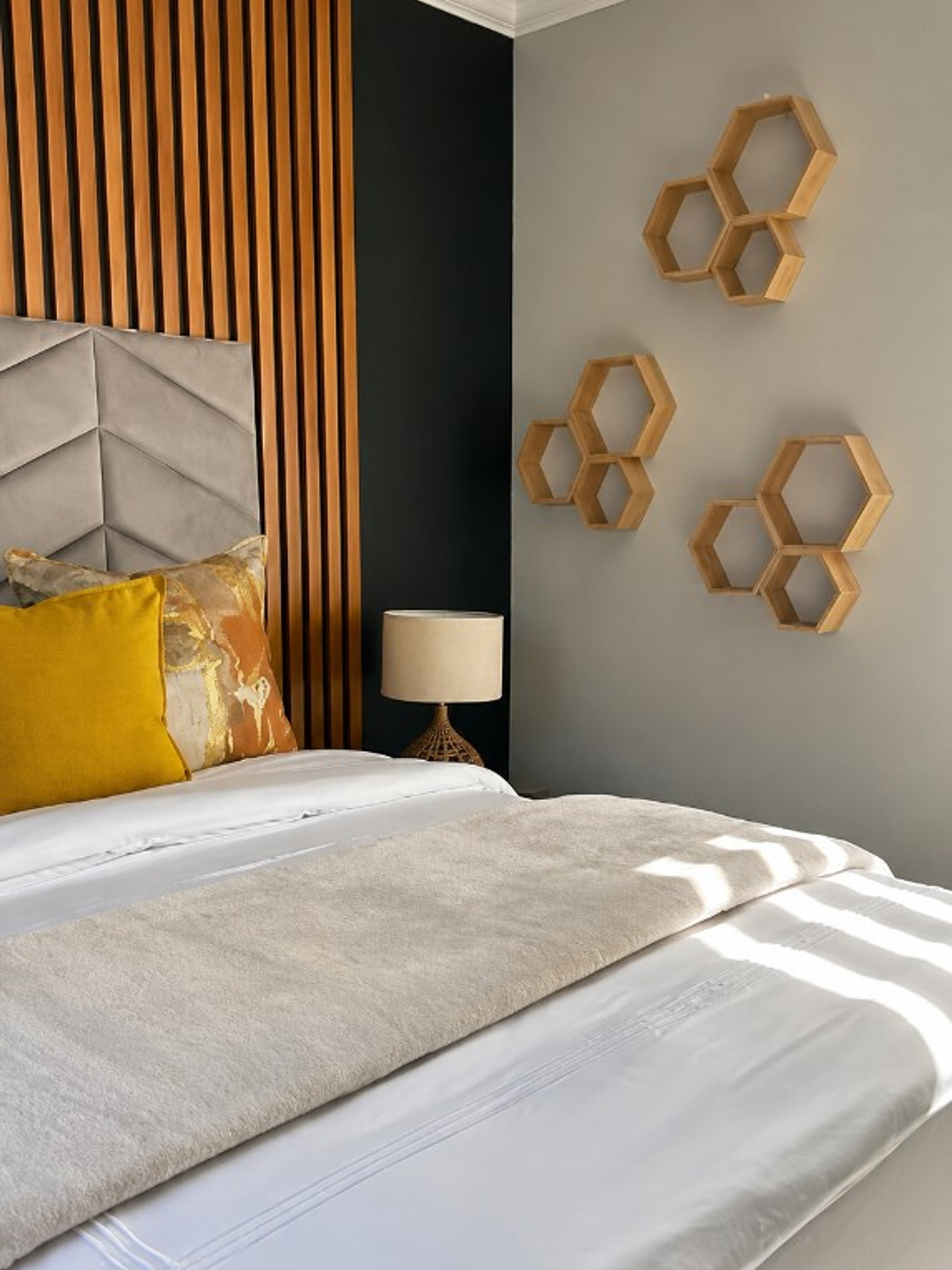 A quiet bedroom at Bontle R